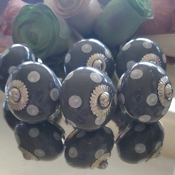 P11 Polka Dot Ceramic Knobs - Black and Silver - Picture 1 of 5